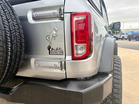 Used 2023 Ford Bronco 4-Door AWD/4WD image 8