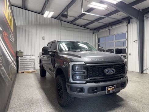Used 2023 Ford F250 Lariat w/ Lariat Ultimate Package AWD/4WD image 18