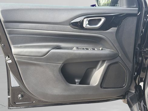 New 2026 Jeep Compass Latitude image 19