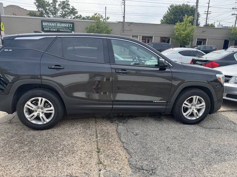 Used 2018 GMC Terrain SLE FWD image 3