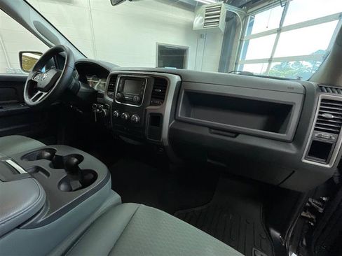 Used 2017 RAM 1500 Express AWD/4WD image 30