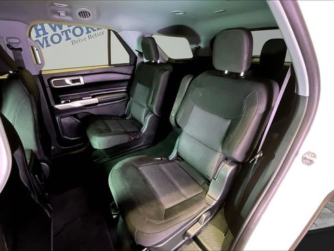 Used 2023 Ford Explorer XLT AWD/4WD image 22