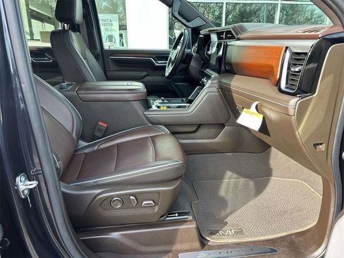 Used 2024 GMC Sierra 2500 Denali w/ Denali Reserve Package image 16