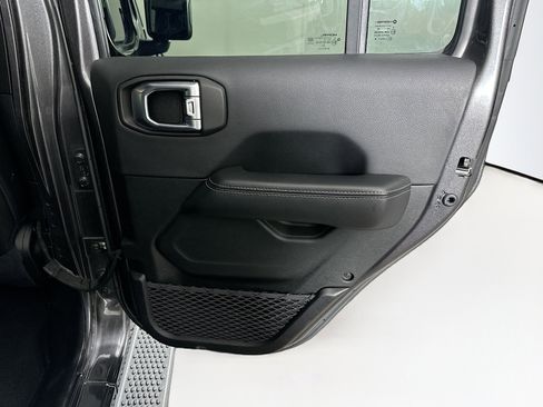 Used 2021 Jeep Wrangler Sahara image 28