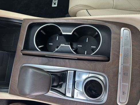 Used 2019 Kia K900 Luxury AWD/4WD image 23