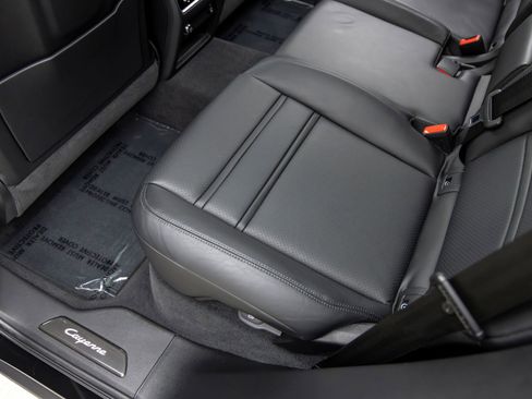 Certified 2023 Porsche Cayenne GTS AWD/4WD image 42