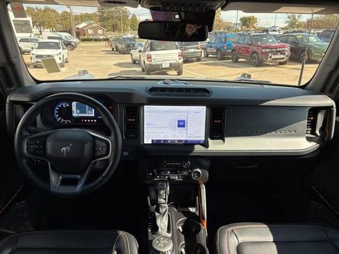 Used 2024 Ford Bronco Badlands image 23