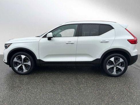 Used 2025 Volvo XC40 B5 Core w/ Protection Package Premier image 6