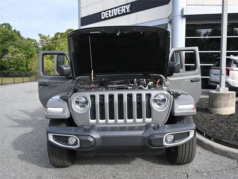 Used 2021 Jeep Wrangler Unlimited Sahara w/ Cold Weather Group image 10
