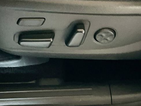 Used 2023 Hyundai Santa Fe Limited image 13