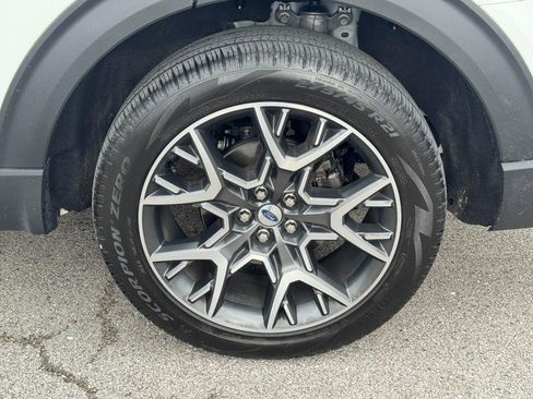 Used 2025 Ford Explorer Platinum w/ Ultimate Package image 7