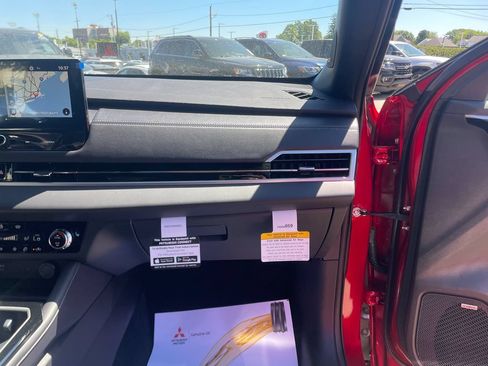 New 2026 Mitsubishi Outlander AWD image 28