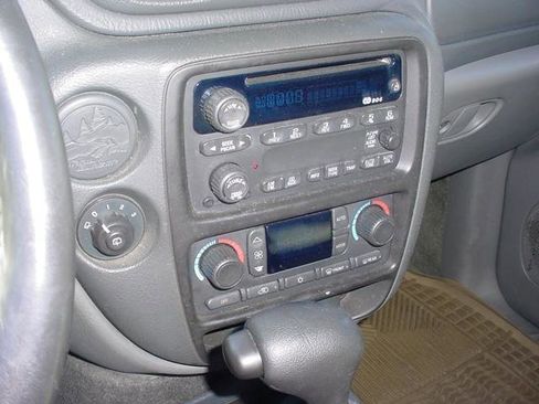 Used 2002 Chevrolet TrailBlazer LT w/ Driver Convenience Pkg image 16