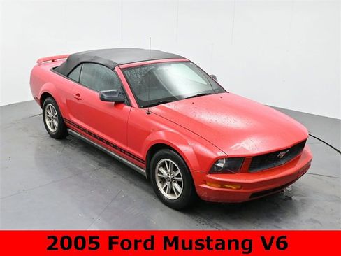 Used 2005 Ford Mustang Convertible image 17