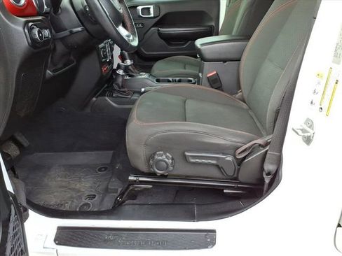 Used 2019 Jeep Wrangler Unlimited Rubicon image 13