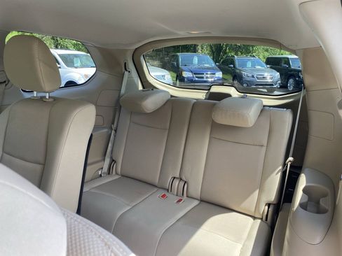 Used 2017 Nissan Pathfinder S AWD/4WD image 12