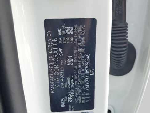 Used 2025 Kia Soul LX w/ LX Technology Package FWD image 29