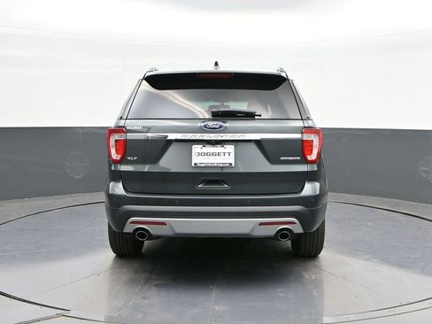 Used 2016 Ford Explorer XLT w/ Equipment Group 202A image 8