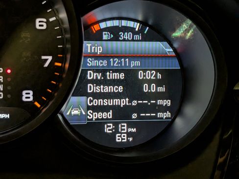 Certified 2018 Porsche Macan Sport Edition image 34