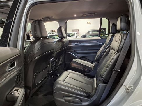 Certified 2021 Jeep Grand Cherokee L Limited image 18