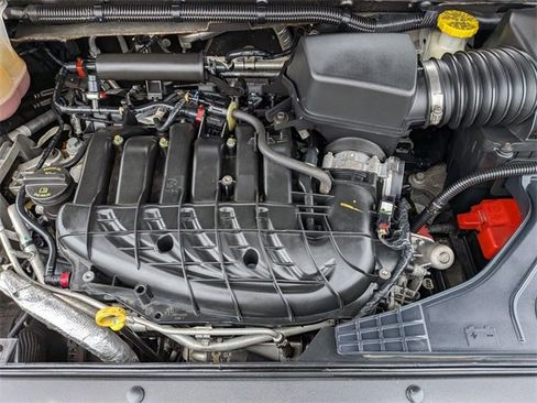 Used 2018 Chrysler Pacifica Touring-L w/ Premium Audio Group image 29