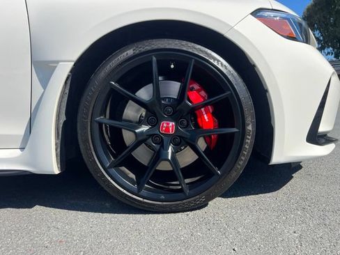 Used 2023 Honda Civic Type R image 4