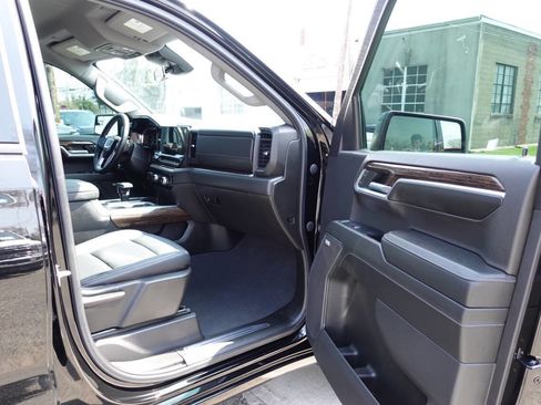 Used 2023 GMC Sierra 1500 Elevation w/ Preferred Package image 26