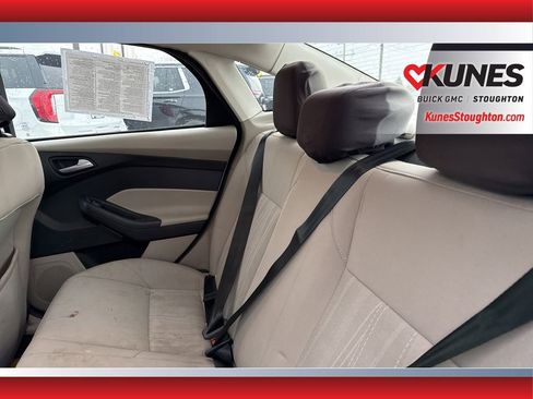 Used 2015 Ford Focus SE image 29