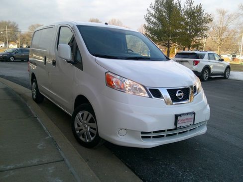 Used 2019 Nissan NV200 SV w/ Back Door Glass Package image 4