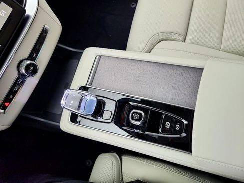 New 2026 Volvo XC90 T8 Ultra w/ Lounge Package image 26