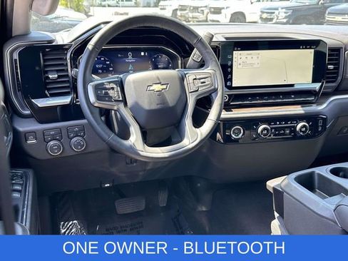 Used 2023 Chevrolet Silverado 1500 LT AWD/4WD image 2