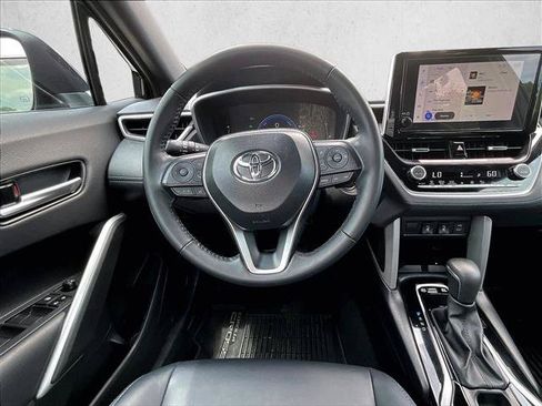 Used 2025 Toyota Corolla Cross AWD Hybrid w/ Convenience Package image 7