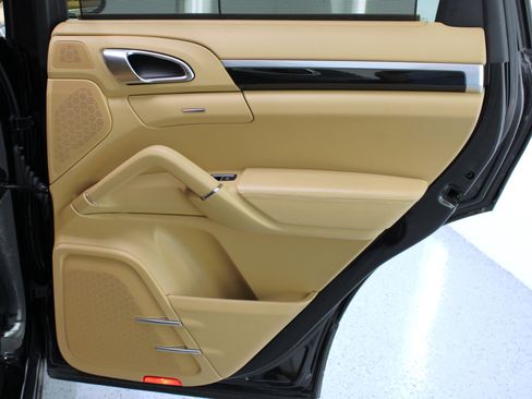 Used 2012 Porsche Cayenne image 48
