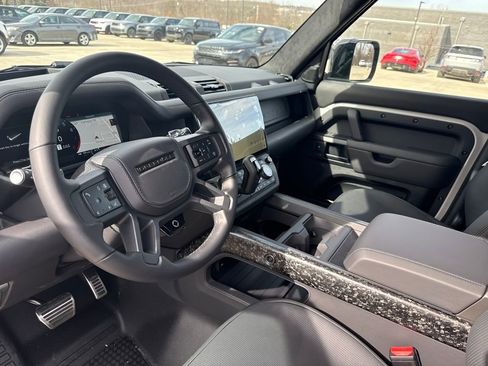 New 2026 Land Rover Defender 110 OCTA image 13