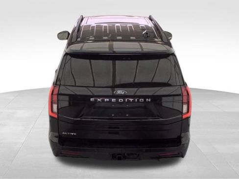 Used 2025 Ford Expedition Active AWD/4WD image 5