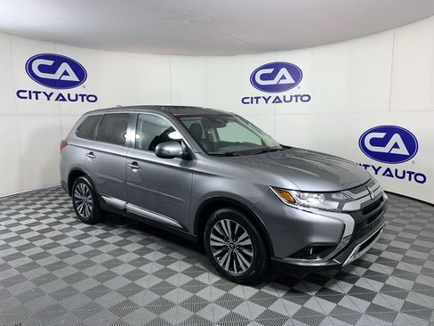 Used 2020 Mitsubishi Outlander SE FWD image 1