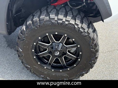 Used 2021 Toyota Tacoma TRD Off-Road w/ Technology Package AWD/4WD image 12