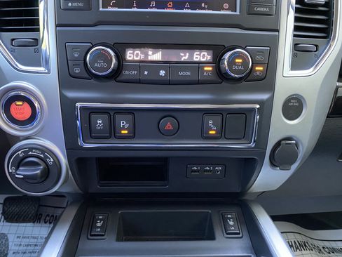 Used 2019 Nissan Titan SV w/ SV Convenience Package AWD/4WD image 29
