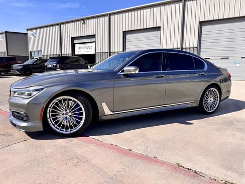 Used 2017 BMW ALPINA B7 xDrive image 3