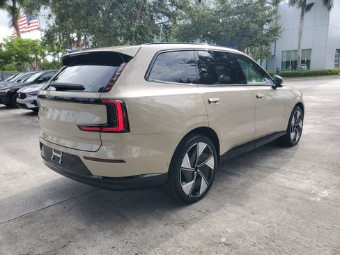 Certified 2025 Volvo EX90 Ultra AWD/4WD image 6