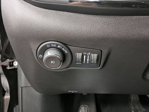 Used 2023 Jeep Compass Latitude AWD/4WD image 22