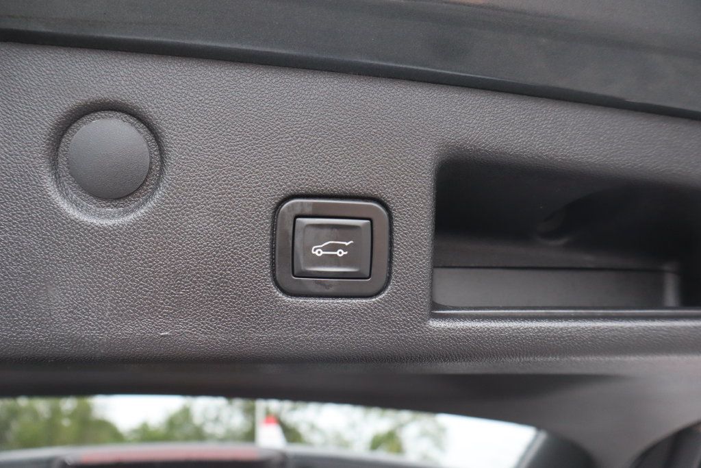 Used 2019 Chevrolet Equinox LT FWD image 23