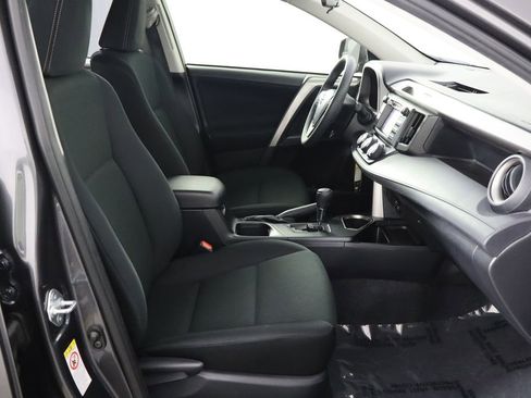 Used 2017 Toyota RAV4 LE image 18