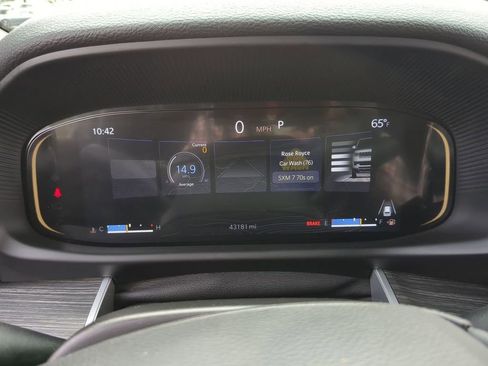 Used 2023 Jeep Wagoneer L Series III w/ Preferred Equipment Group image 15