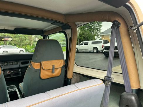 Used 1994 Jeep Wrangler S image 18