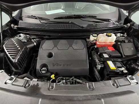 Used 2023 Chevrolet Traverse Premier FWD image 39