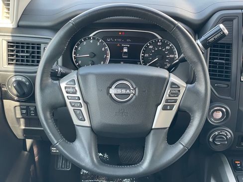 Used 2024 Nissan Titan SV w/ SV Convenience Package image 12