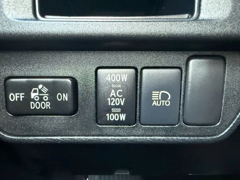 Used 2019 Toyota Tacoma TRD Off-Road image 11