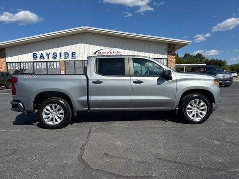 Used 2023 Chevrolet Silverado 1500 Custom AWD/4WD image 4