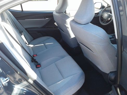 Used 2025 Toyota Camry LE image 11